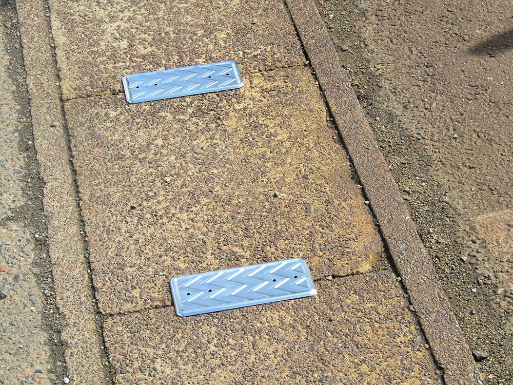 ヴィンテージ　鉄　側溝カバー ヴィンテージ 鉄 側溝カバー 側溝 蓋 U字溝 カバー 縞鋼板 A